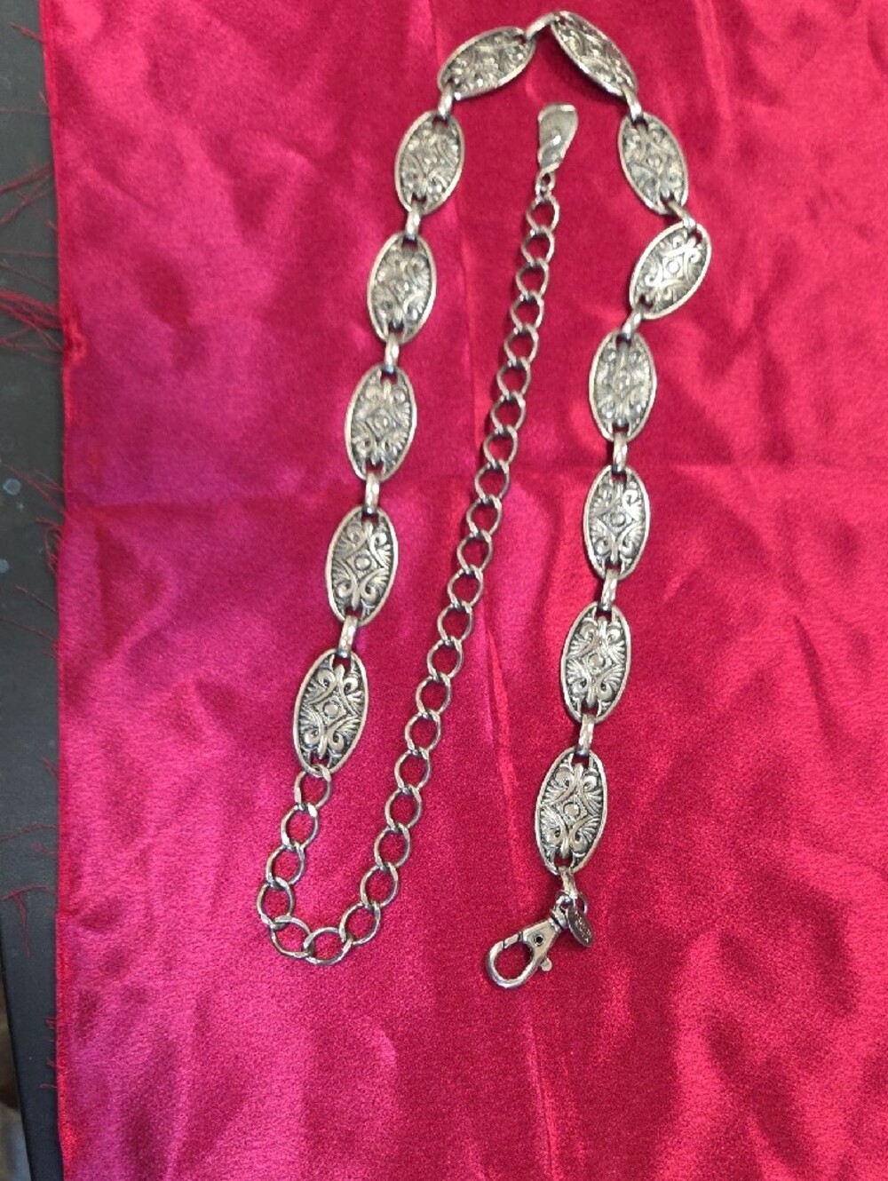 Antique-Style Silver Floral Link Women's Metal Belt - Picture 4 of 6